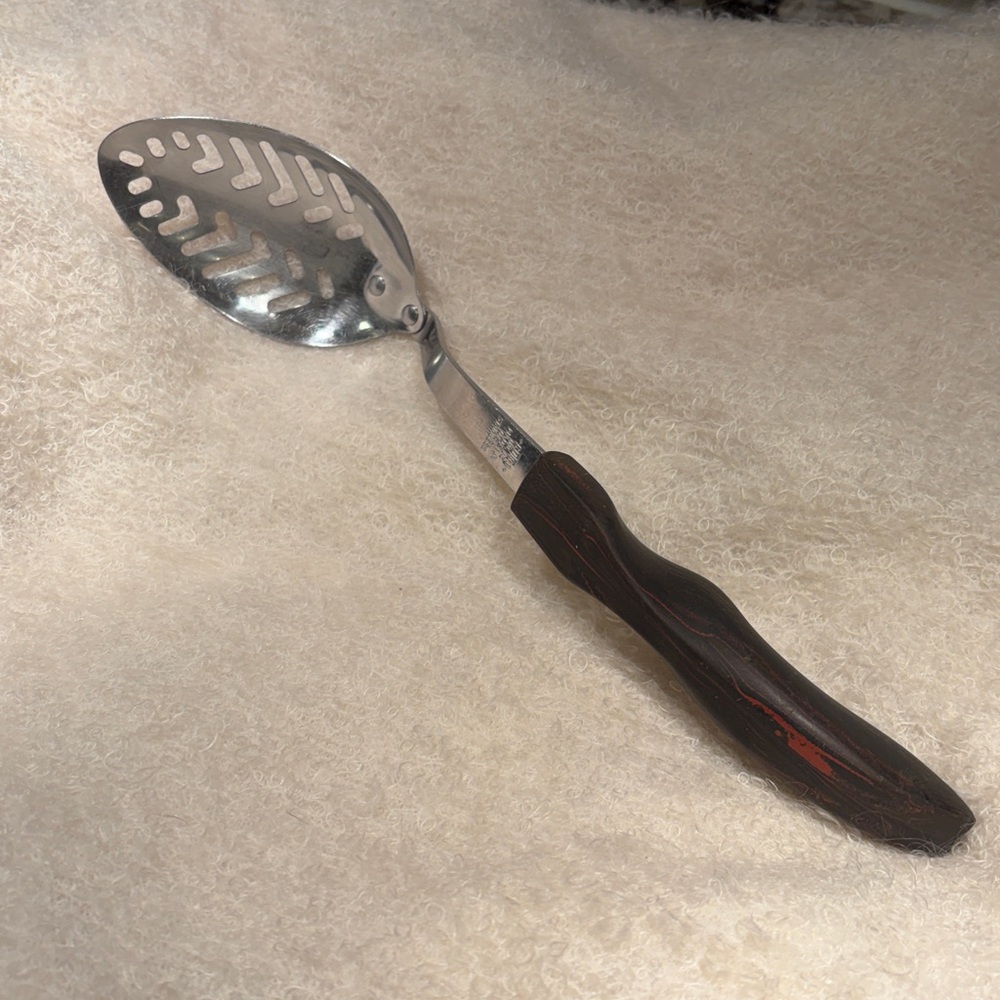 CUTCO #13 – Slotted Serving Spoon